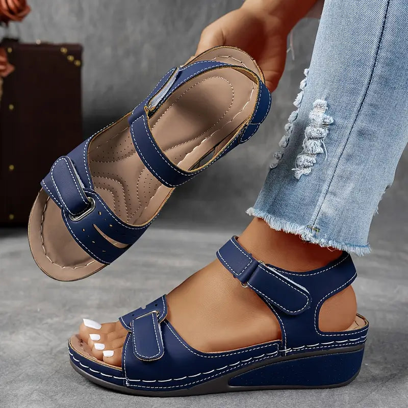 Veera ortopediska sandaler med kilklack