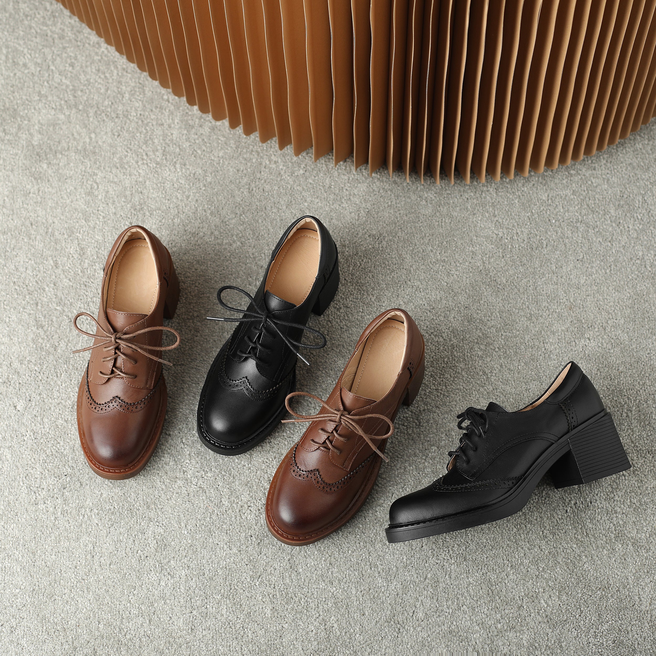 Handgjorda dambrogues med hög klack och kraftig sula – Stilrena skor i klassisk design
