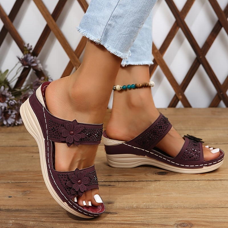Delor Blommig Kilklack Sandal