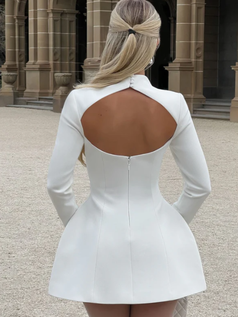 VICTORIA SKULPTURERAD MINI KLÄNNING