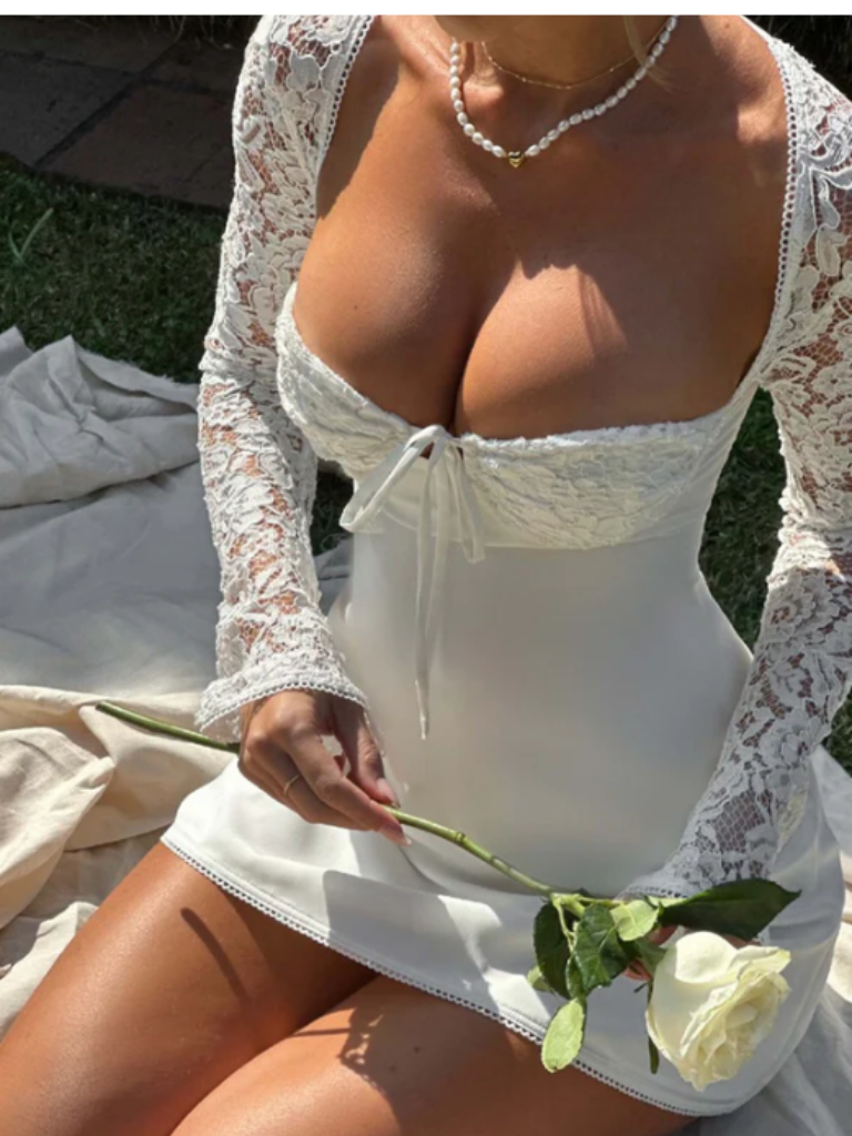 AMÉLIE LACE MINI KLÄNNING