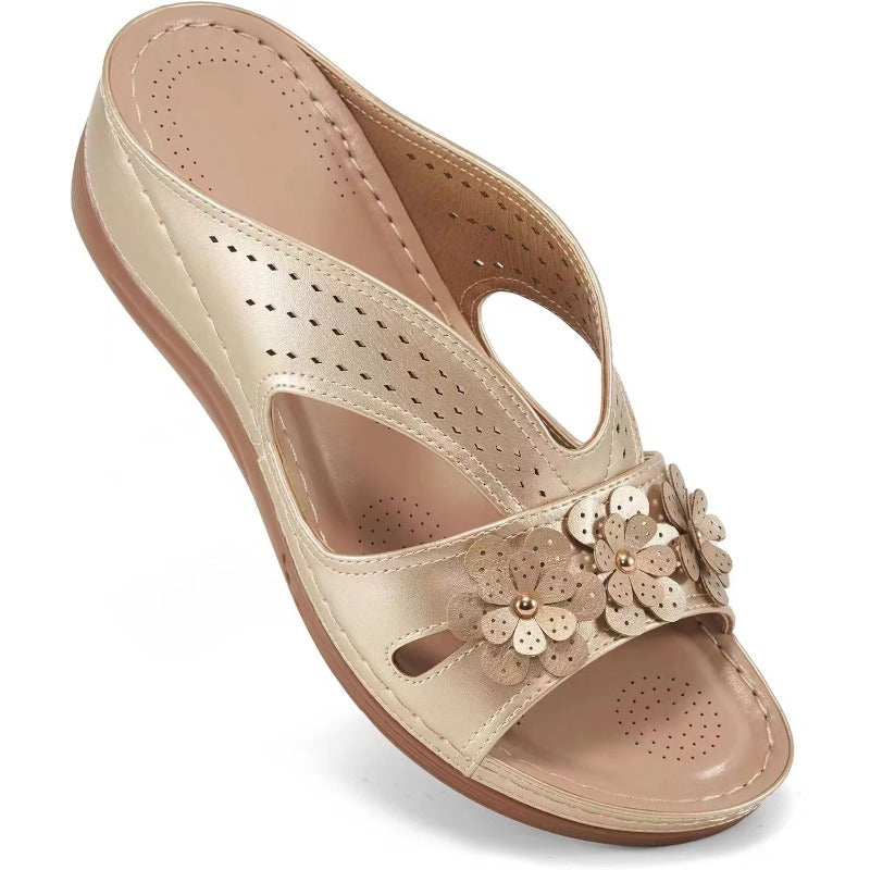 Florina | Ortopediska Sandaler med Blomdetaljer och Lufthål för Komfort