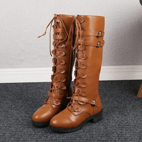 Fleur Rousse | Platta Retro Stövlar med Spänne och Snörning