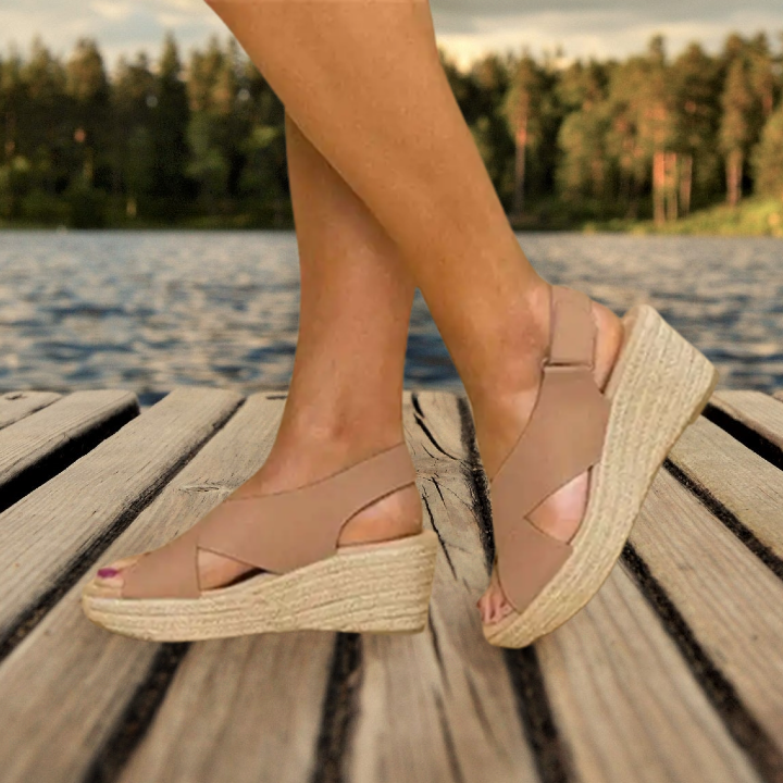 Léa Blanchet | Fotstödjande Mode Sandaler