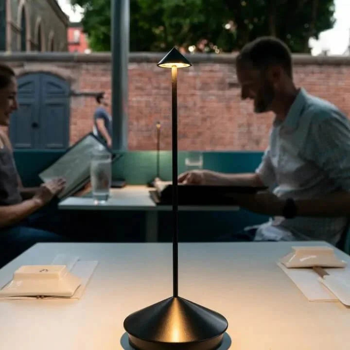 PointLight Pilhuvud-bordslampa