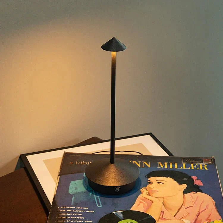 PointLight Pilhuvud-bordslampa