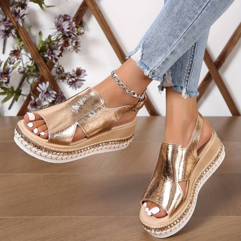 Skye | Metallisk Kil Chic Sandal