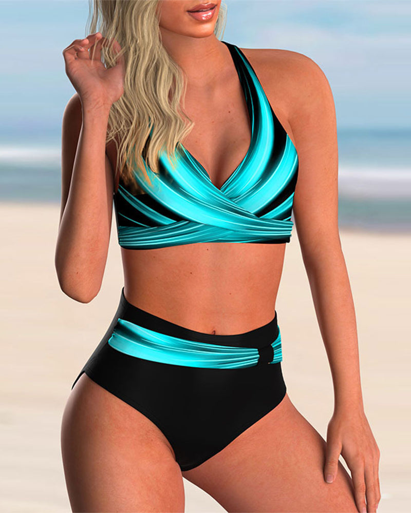 Victoria | Bikiniset med korsdetalj och mönster