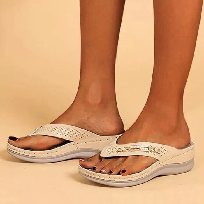 Alice Leroy | Mjuka vadderade flip-flops med tånrem