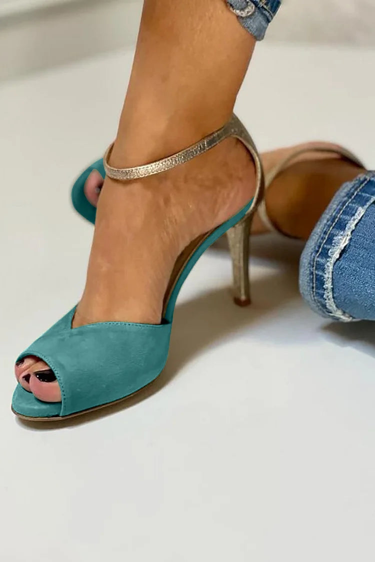 LIV | HÖG KLACK PEEP-TOE PUMPAR MED REM OCH STÄNGNING