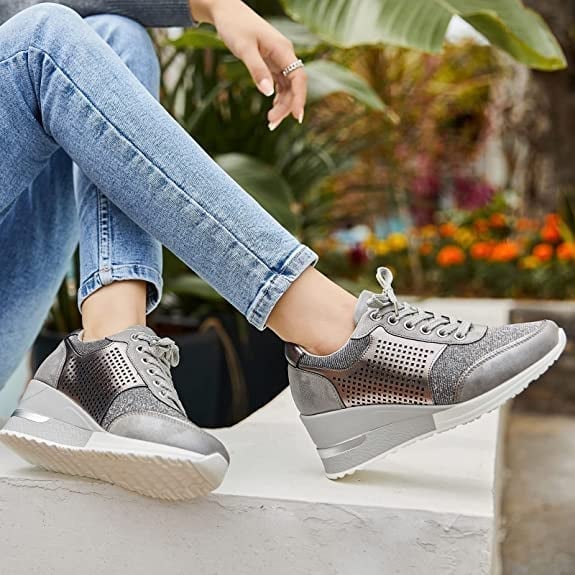 Amelia - Ortopediska högklackade sneakers med kilklack