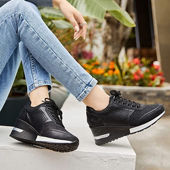 Amelia - Ortopediska högklackade sneakers med kilklack
