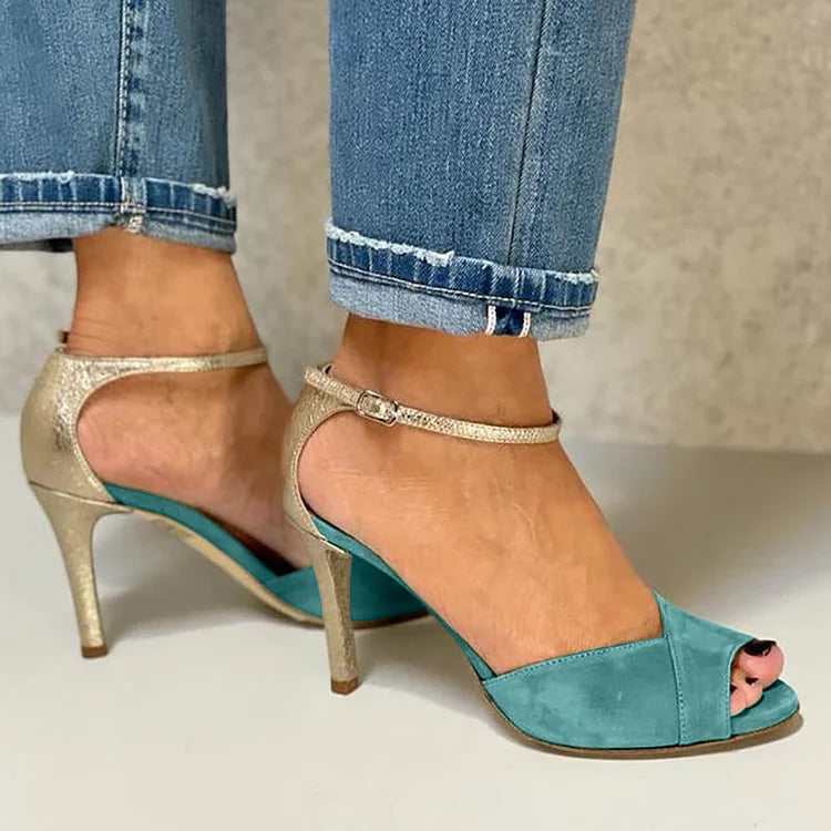 LIV | HÖG KLACK PEEP-TOE PUMPAR MED REM OCH STÄNGNING