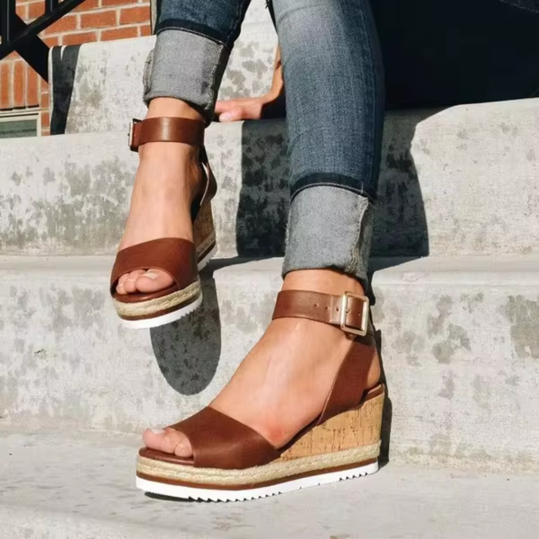 Cassandra - Stiliga Kilklack Sandaler
