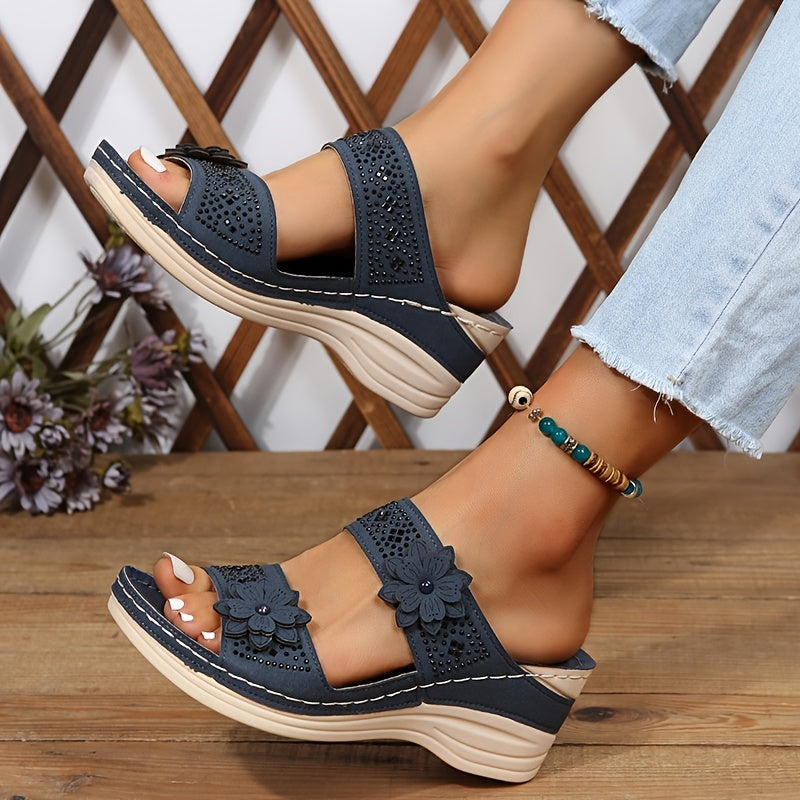 Delor Blommig Kilklack Sandal