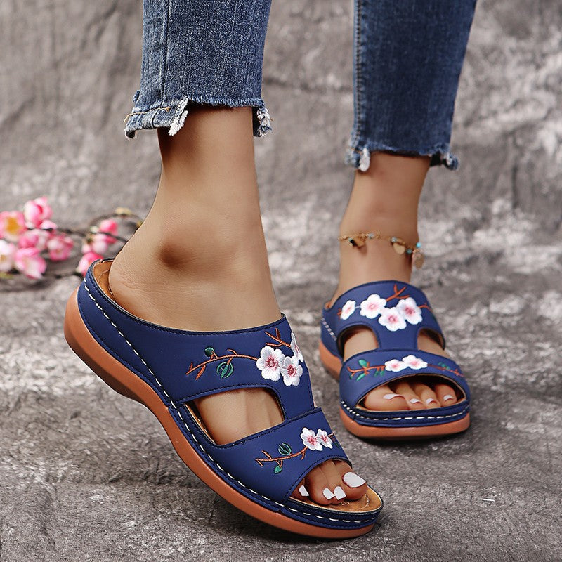 Floria | Ortopediska Slip-In Sandaler med Broderad Design och Dämpad Sula