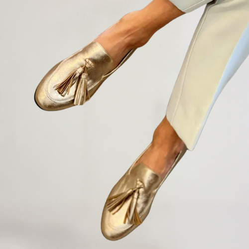 BEATRICE | LOAFERS I GULD MED METALLNITAR OCH TASSEL