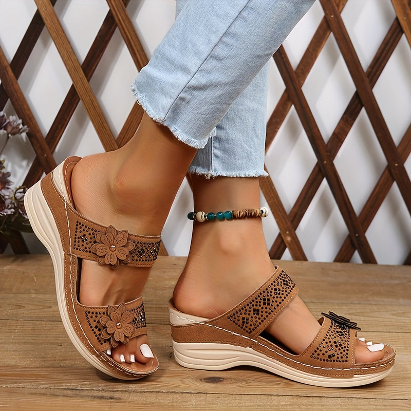 Delor Blommig Kilklack Sandal