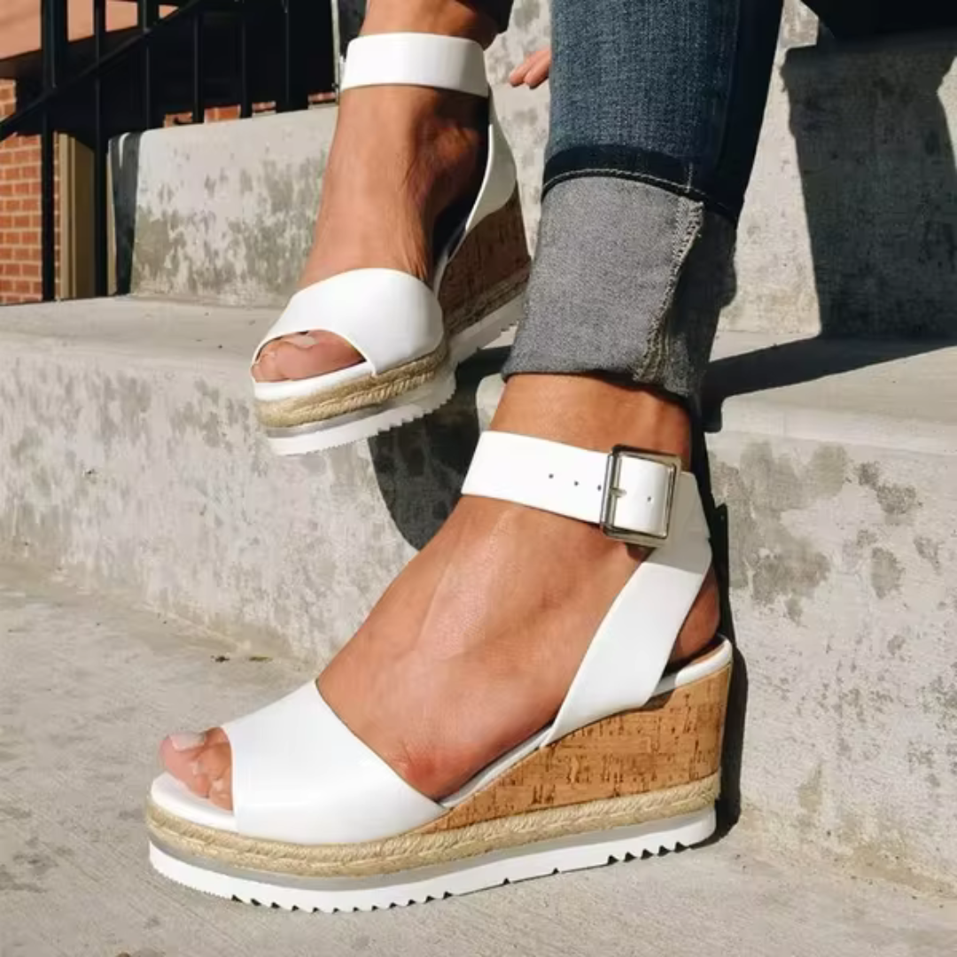 Cassandra - Stiliga Kilklack Sandaler