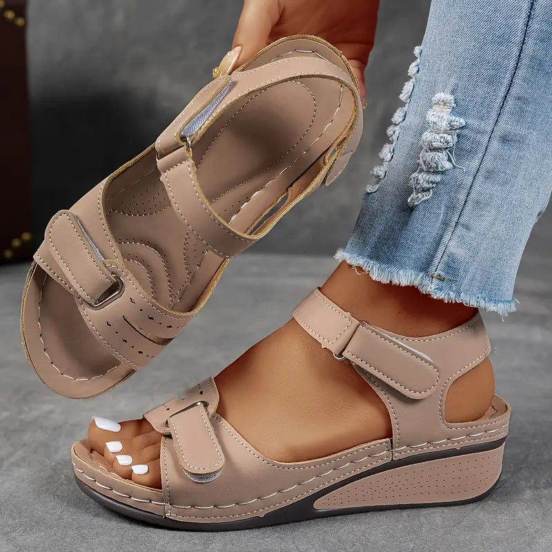 Veera ortopediska sandaler med kilklack