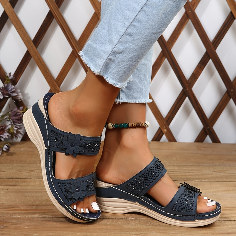 Delor Blommig Kilklack Sandal