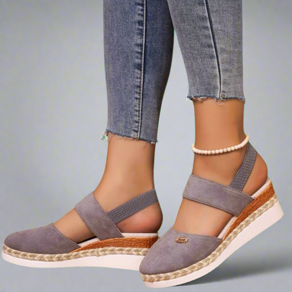 Gitta | Plus-Size Wedge Hakken – Bekväm och Mångsidig