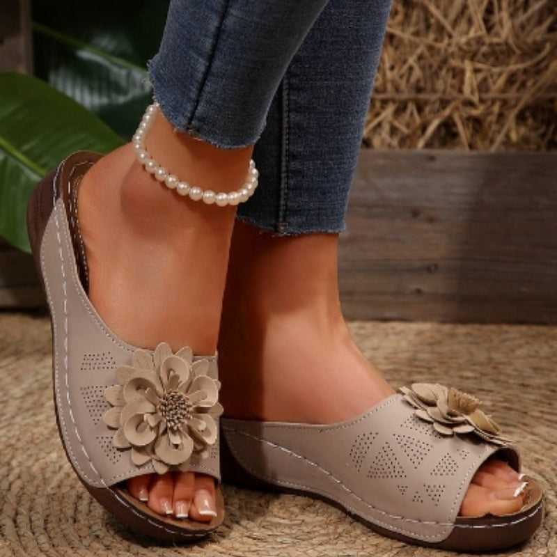 Elora | Ortopediska Blommiga Slip-In Sandaler
