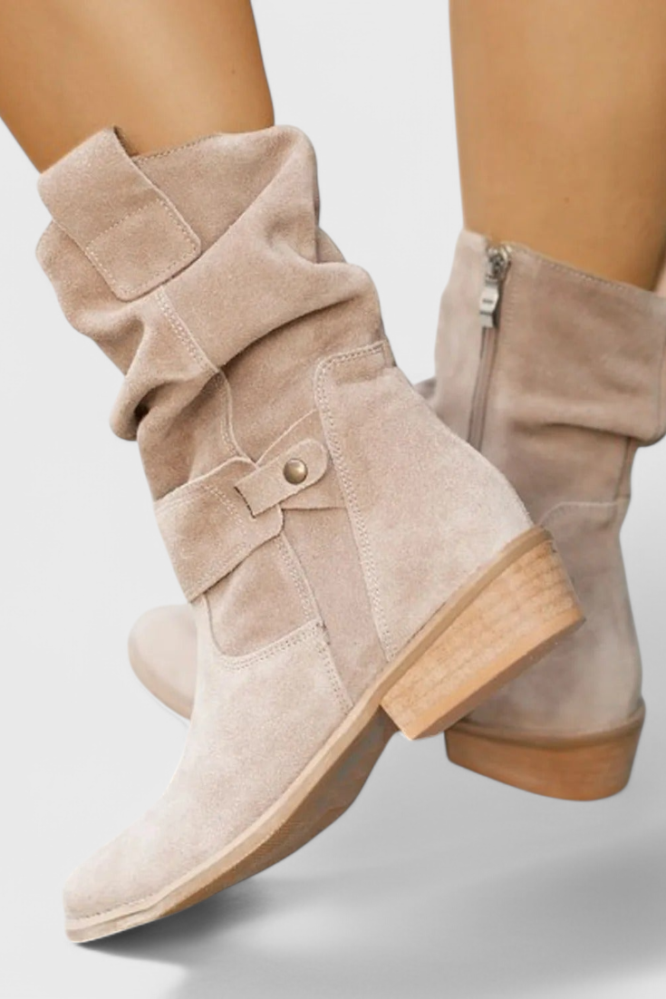 Aira Classic Suede Ankelstövletter