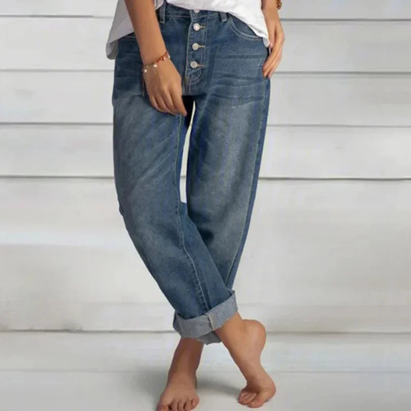 Freya | Stilsäkra Högmidjade Knappade Jeans