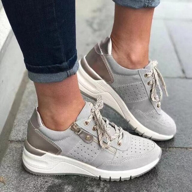 Nyah - Ortopediska sneakers med kilklackar