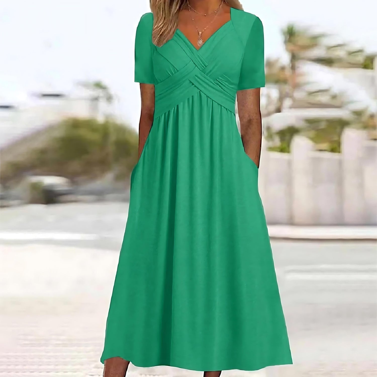 Elisa  | Elegant midi-klänning med smickrande magkontroll