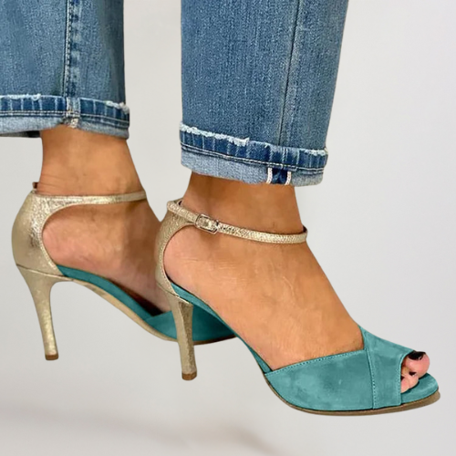 LIV | HÖG KLACK PEEP-TOE PUMPAR MED REM OCH STÄNGNING