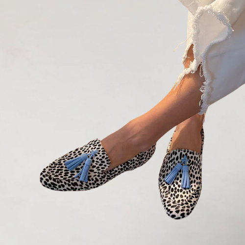 CHRISTEL | AVSLAPPNADE TRENDIGA LOAFERS MED PRICKAR