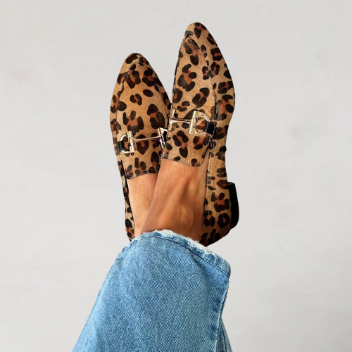 BIANCA | STILIGA LOAFERS MED TRYCK OCH METALSPÄNNE