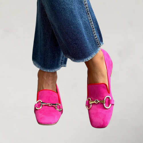 HÄLSNING | SLIP ON LOAFERS MED METALLSPÄNNE