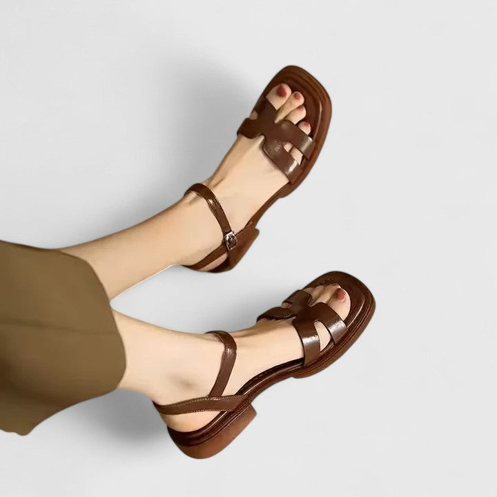 Deliane | Sofistikerade Platta Sandaler