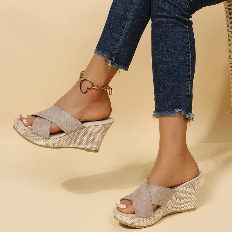 Jewel - Chic Wedge Sandaler