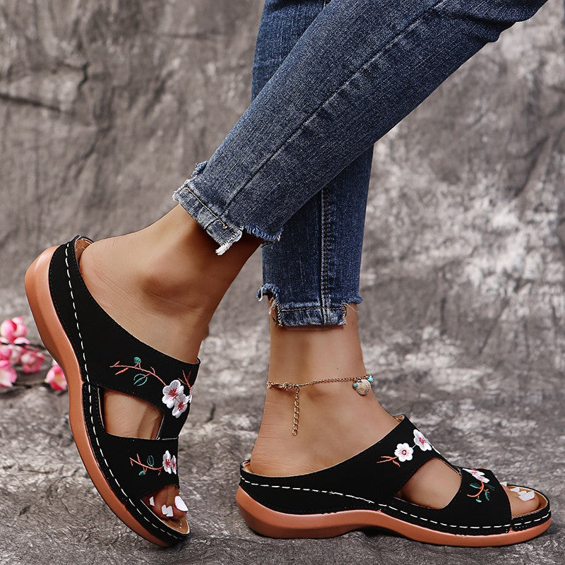 Floria | Ortopediska Slip-In Sandaler med Broderad Design och Dämpad Sula