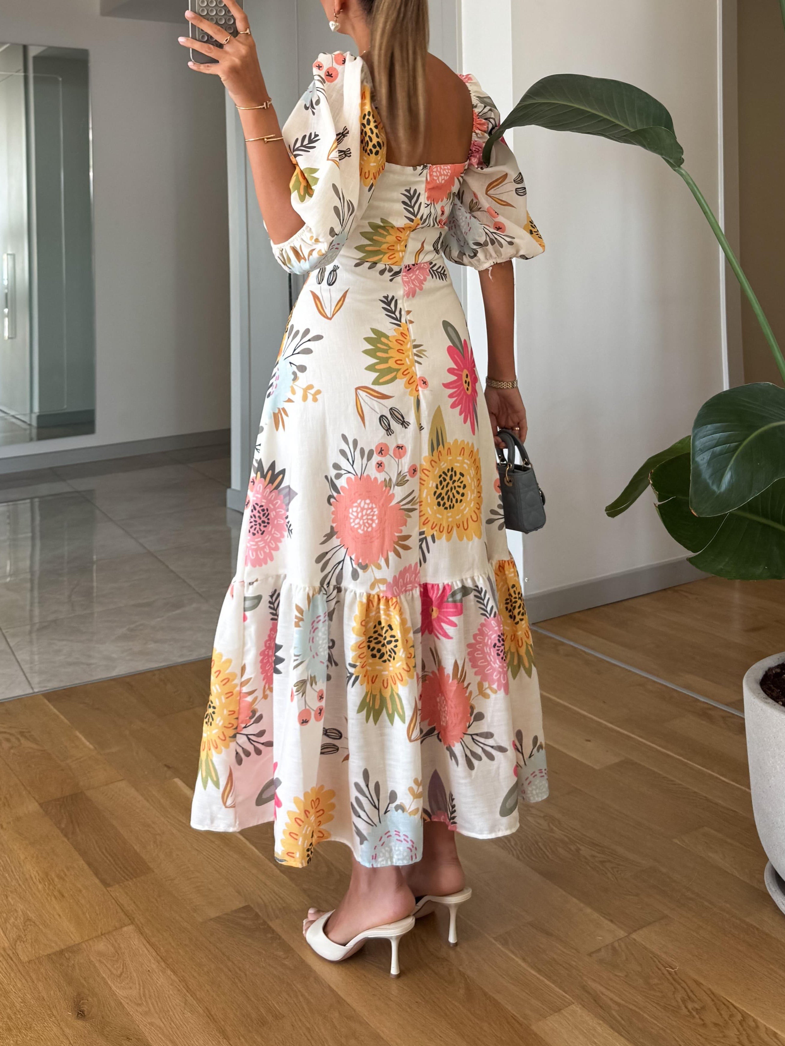 Puffärmad Blommig Midiklänning Med