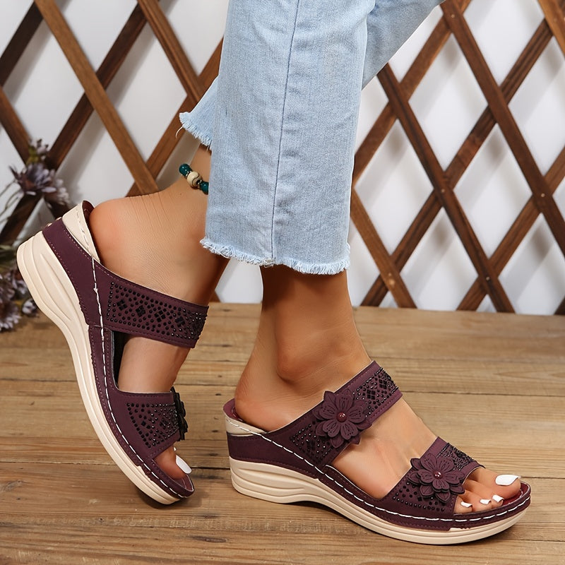 Delor Blommig Kilklack Sandal