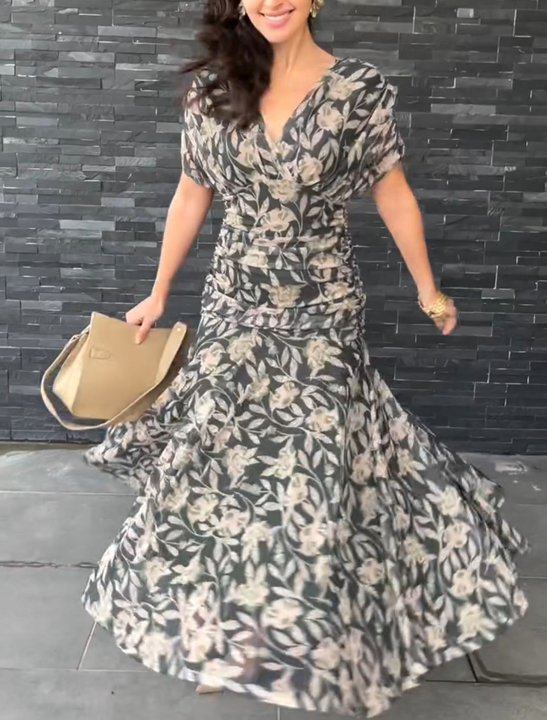 Henny - Utsvängd klänning