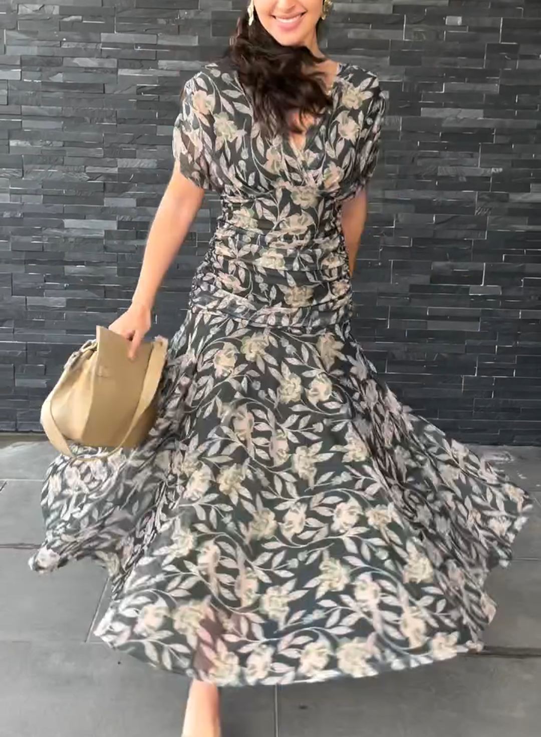 Henny - Utsvängd klänning