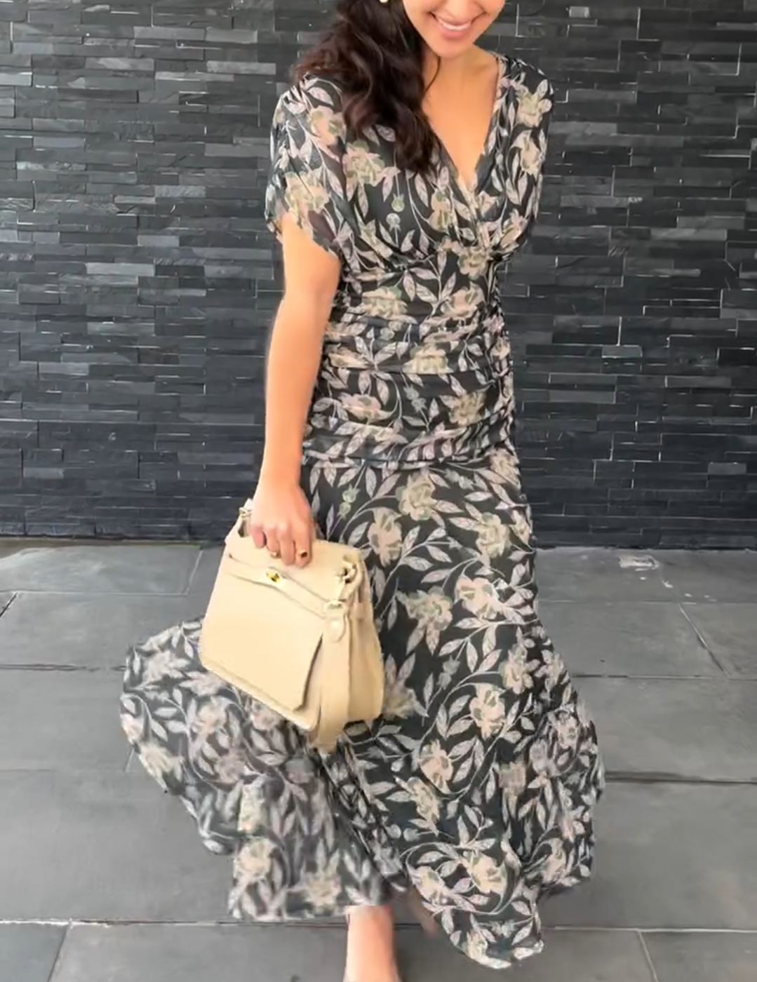 Henny - Utsvängd klänning