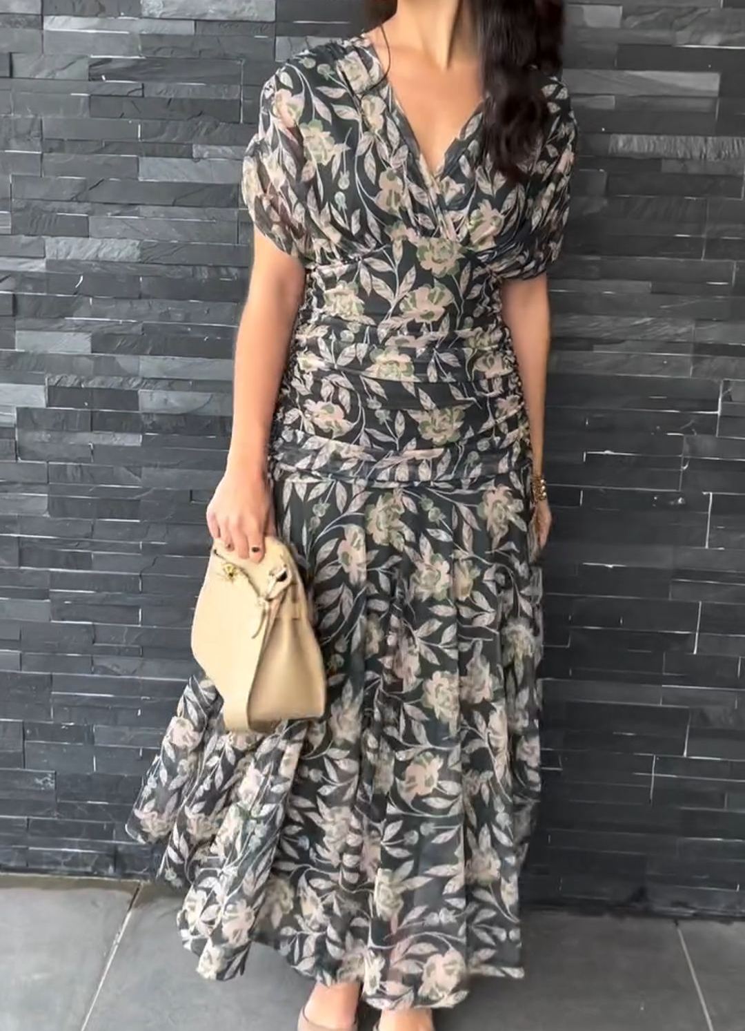 Henny - Utsvängd klänning