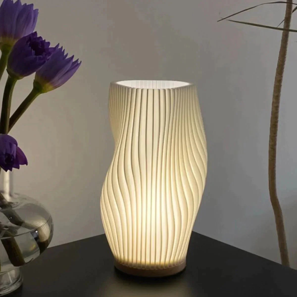 Incandia Vågformad Bordslampa
