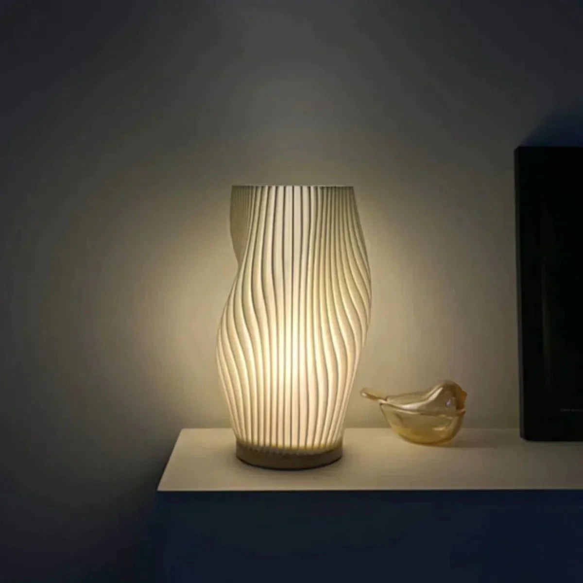 Incandia Vågformad Bordslampa