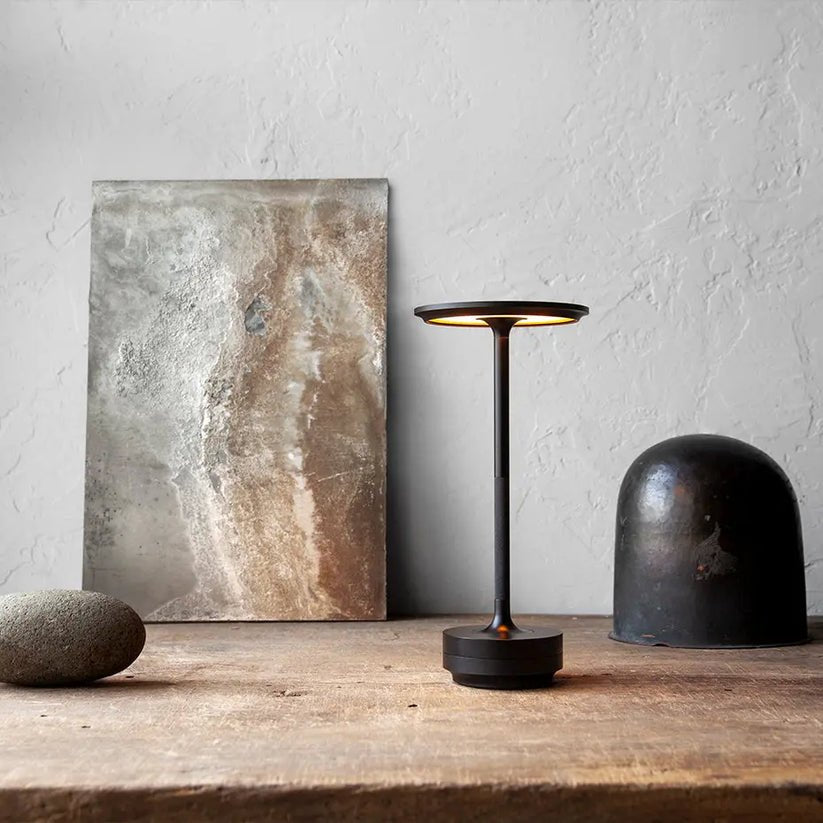 Radioso Minimalistisk Trådlös Bordslampa