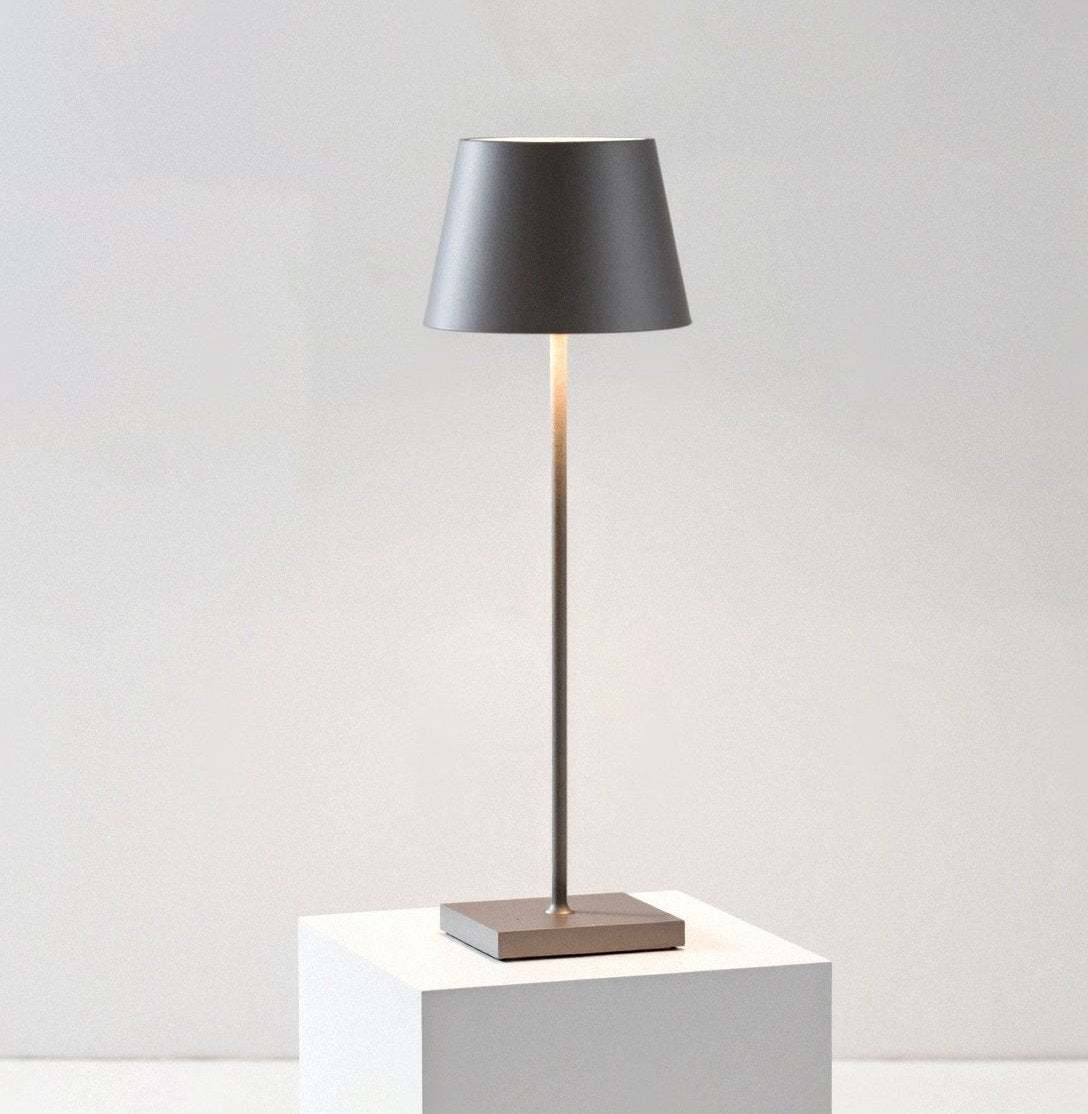 Vespera Minimalist Hög Bordslampa