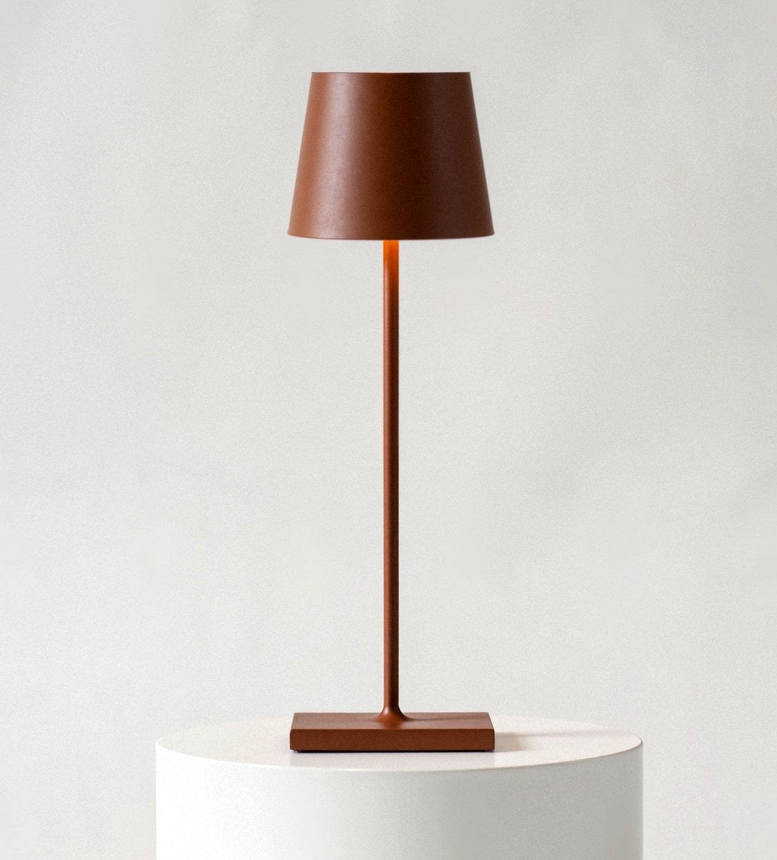Vespera Minimalist Hög Bordslampa