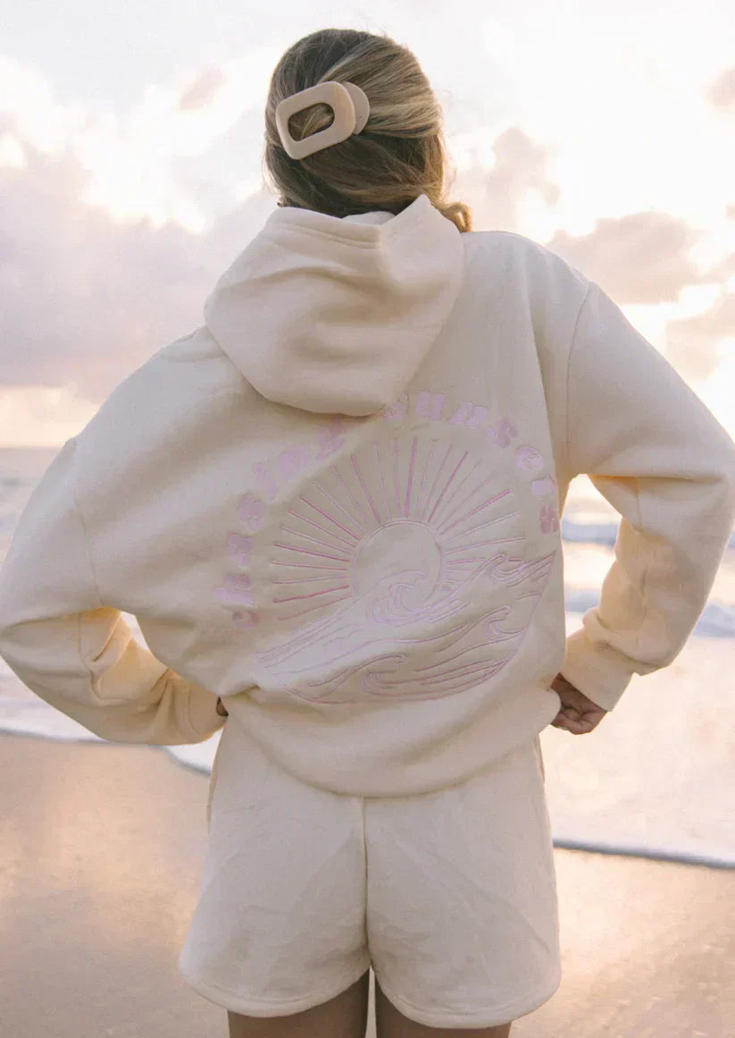 Lucy | Stilig Hoodie med Vågbroderi